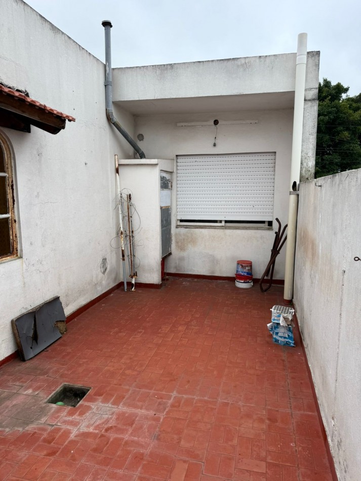 Rivera Indarte 2300. Casa multifamiliar
