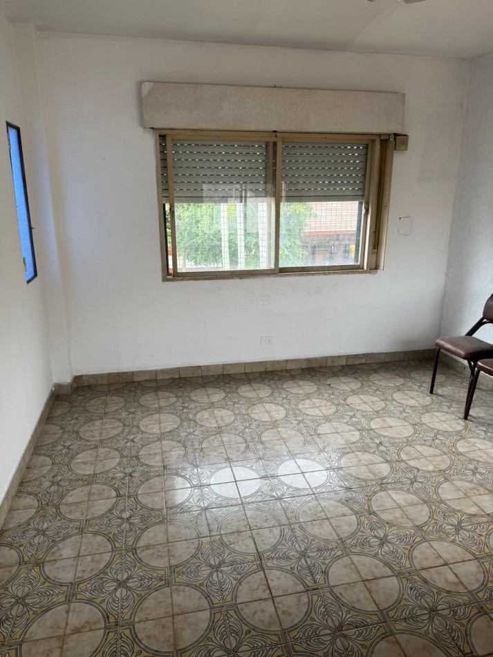 Rivera Indarte 2300. Casa multifamiliar