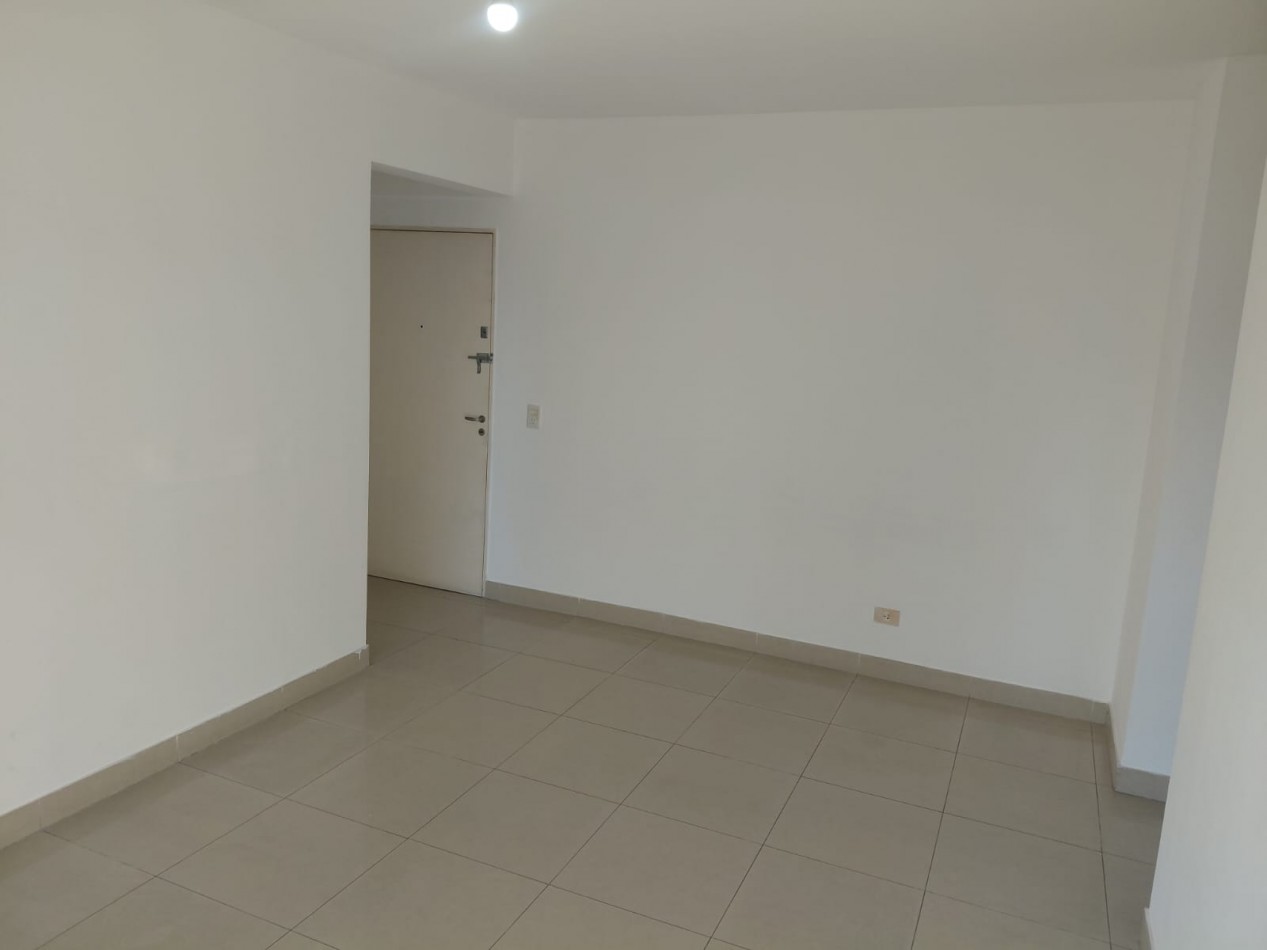 Rivadavia 10100. Departamento 2 ambientes