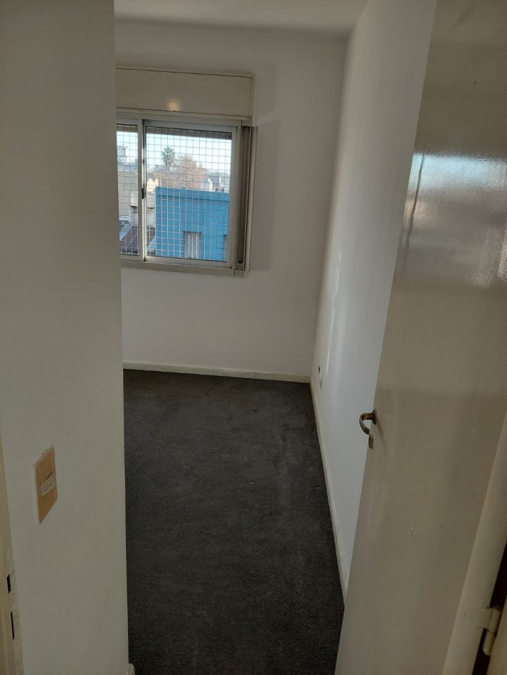Rivadavia 10100. Departamento 2 ambientes