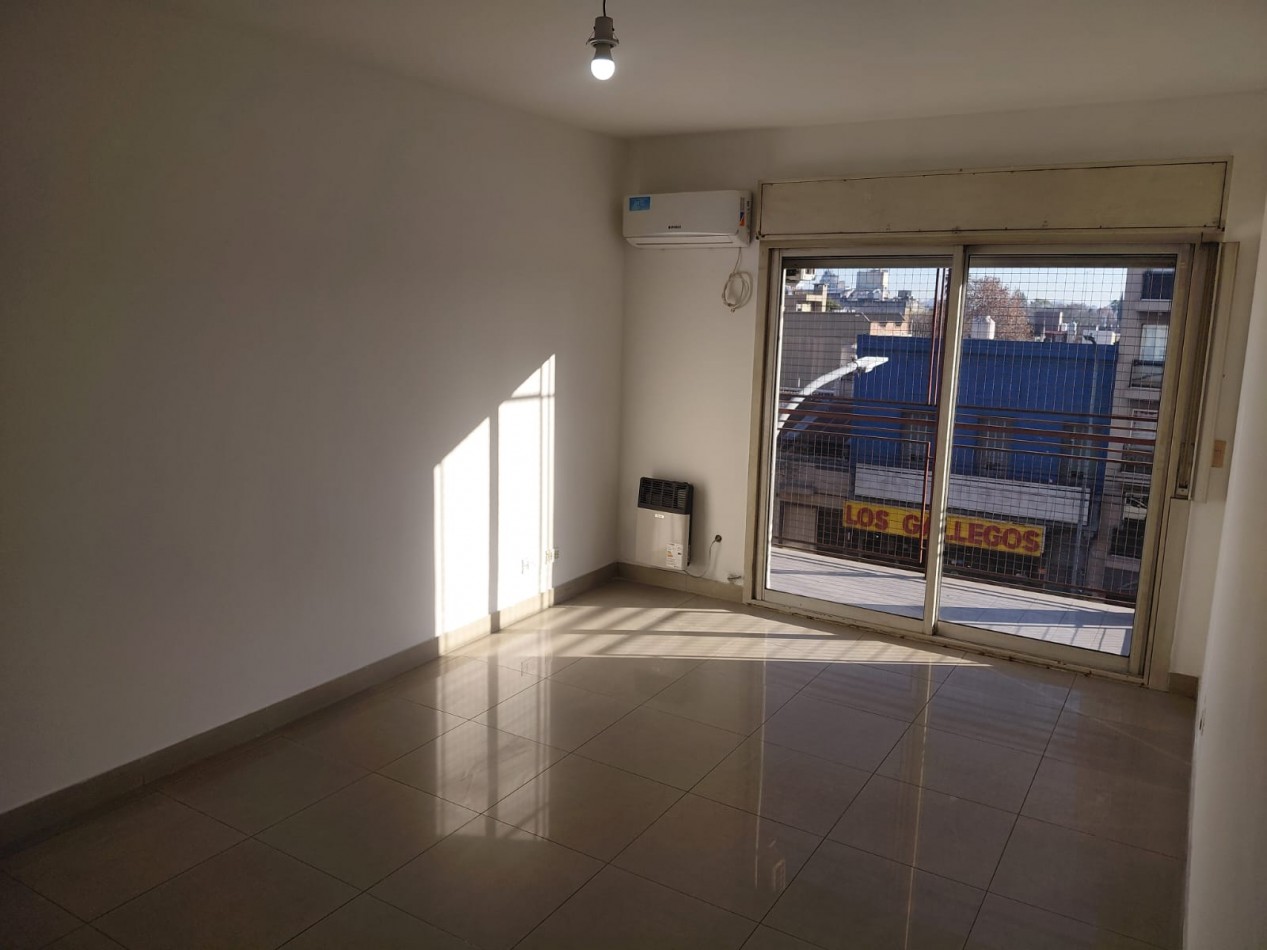 Rivadavia 10100. Departamento 2 ambientes