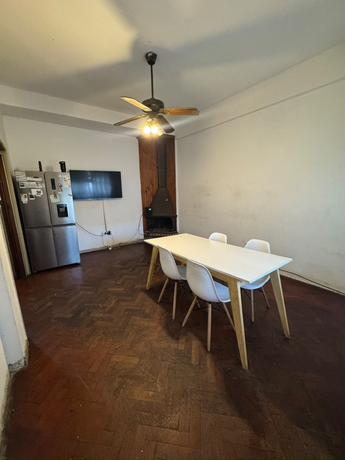 Schmidl 5300. Departamento 4 ambientes contrafrente.