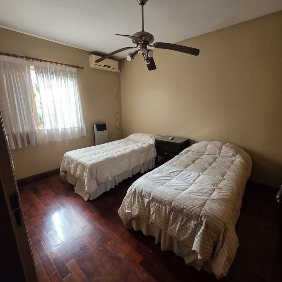 Cafayate 1100. Chalet 4 ambientes.