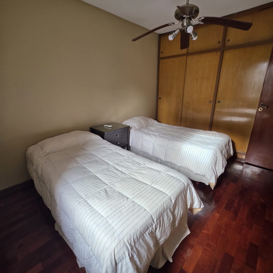 Cafayate 1100. Chalet 4 ambientes.