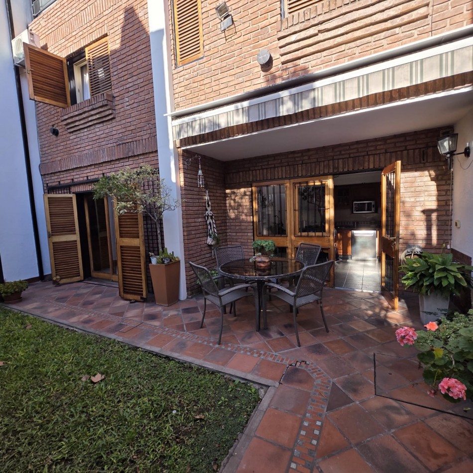 Cafayate 1100. Chalet 4 ambientes.