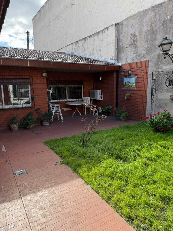 Pizarro 6900. Casa 4 ambientes 