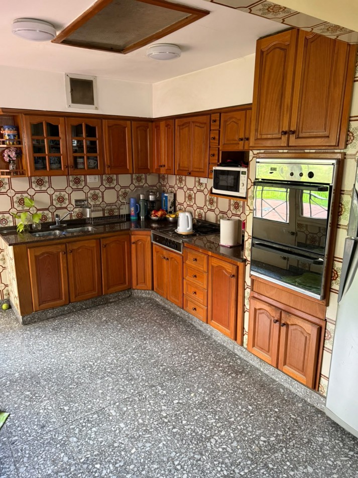 Pizarro 6900. Casa 4 ambientes 