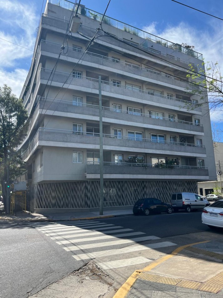 Tomas Le Breton 4200. Departamento 2 ambientes al frente.|