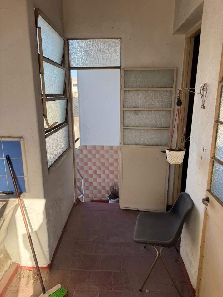 Martiniano Leguizamon 800. Piso unico de 4 ambientes.
