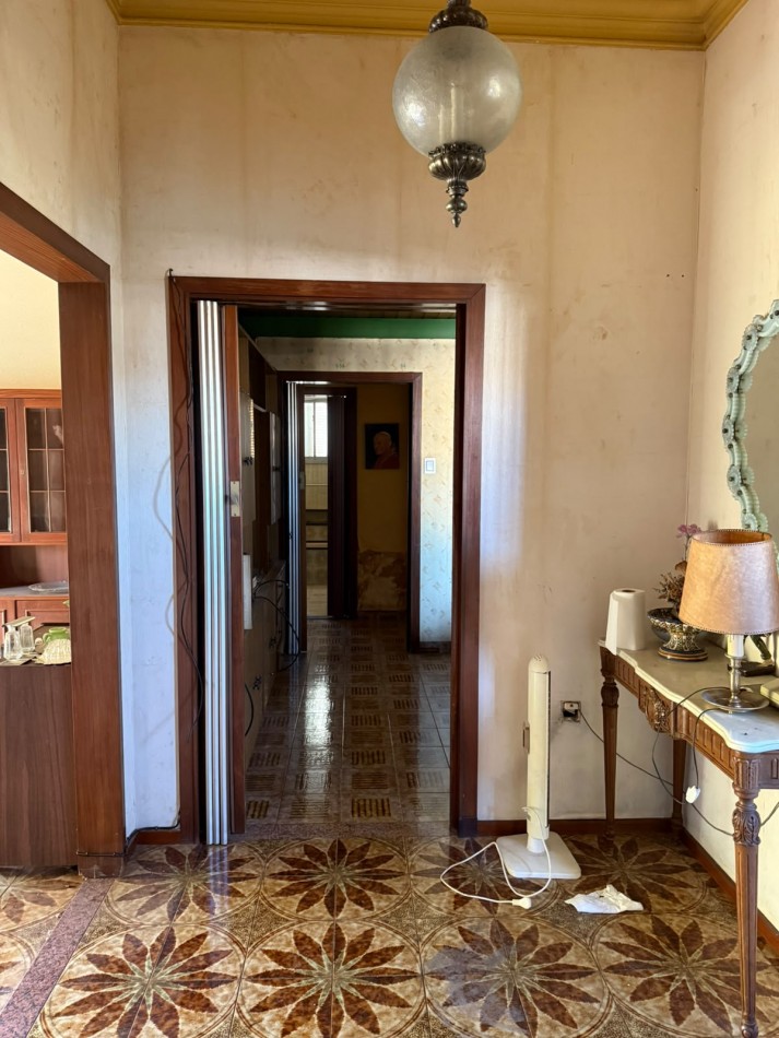 Martiniano Leguizamon 800. Piso unico de 4 ambientes.