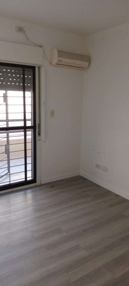 Pizarro 6200. Departamento 2 ambientes en duplex.