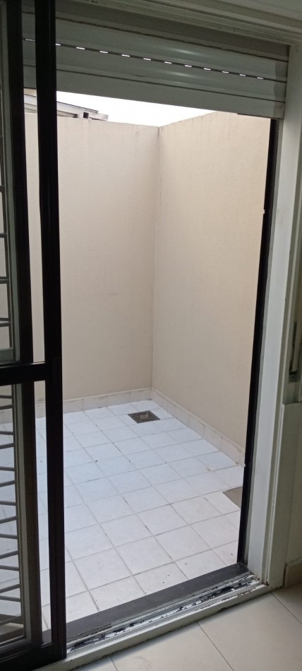 Pizarro 6200. Departamento 2 ambientes en duplex.