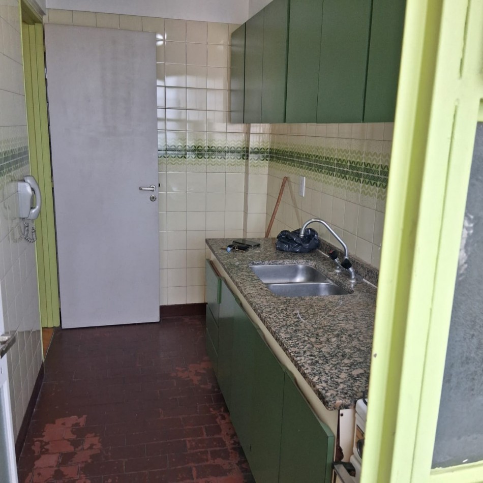 Rivadavia 10700. Departamento 2 ambientes.