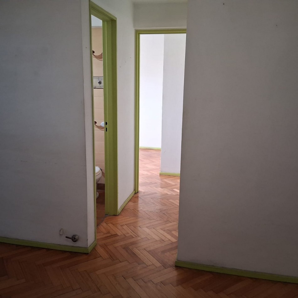 Rivadavia 10700. Departamento 2 ambientes.