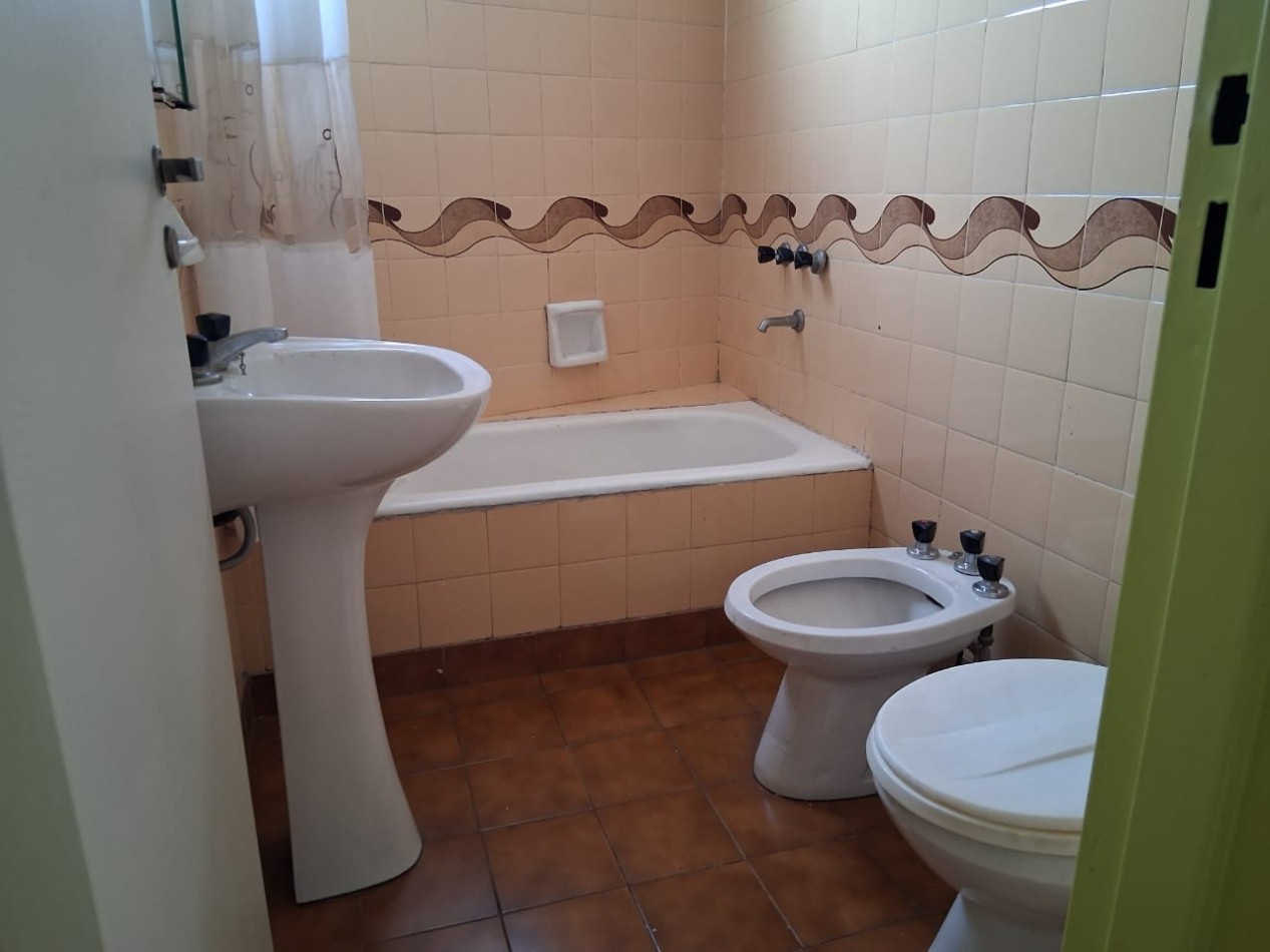 Rivadavia 10700. Departamento 2 ambientes.