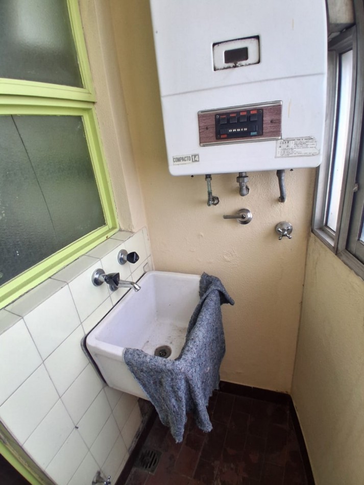 Rivadavia 10700. Departamento 2 ambientes.