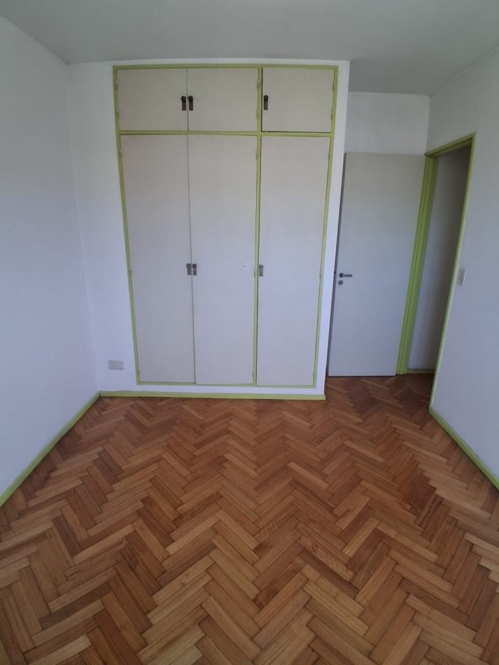 Rivadavia 10700. Departamento 2 ambientes.