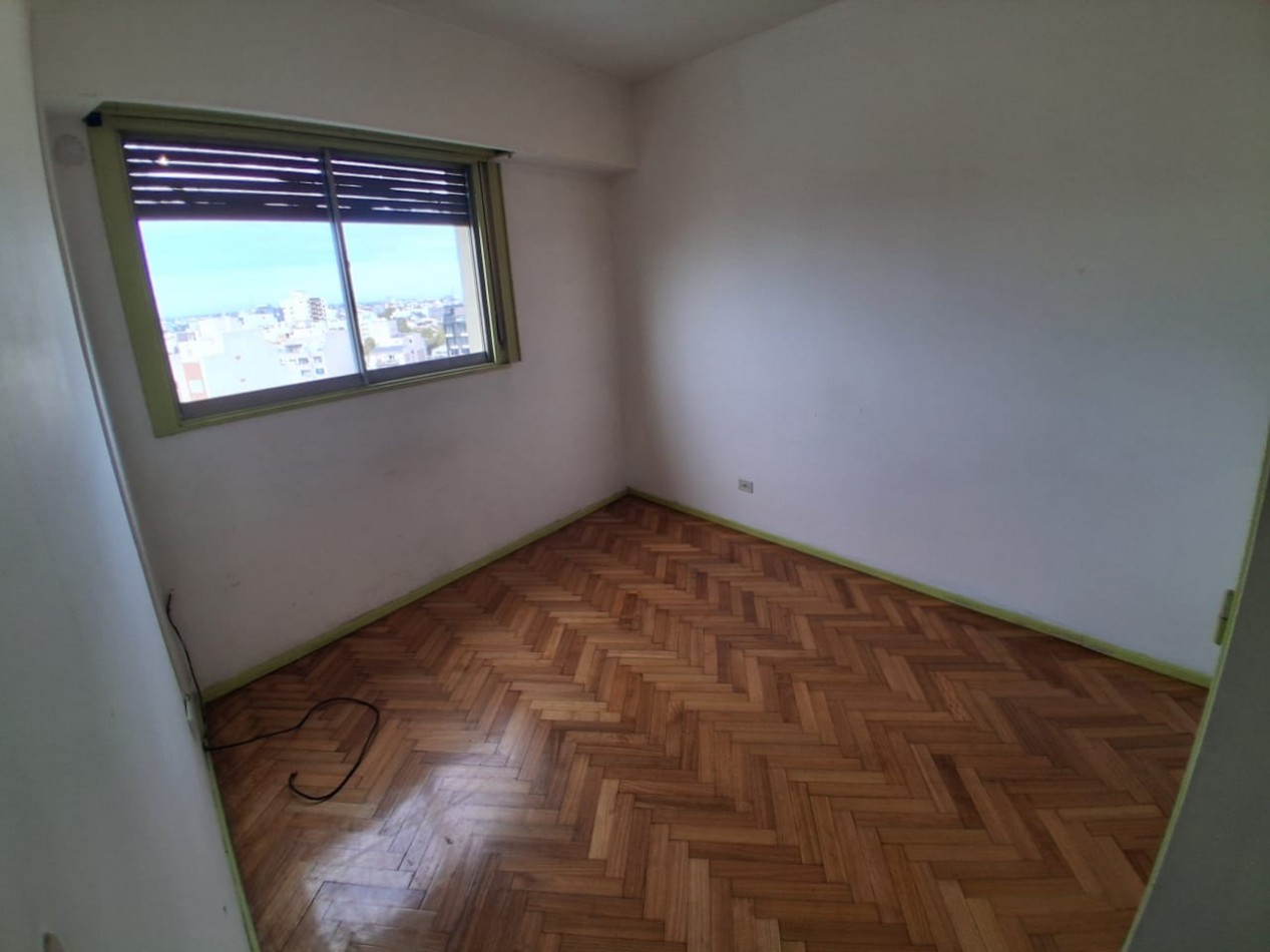 Rivadavia 10700. Departamento 2 ambientes.