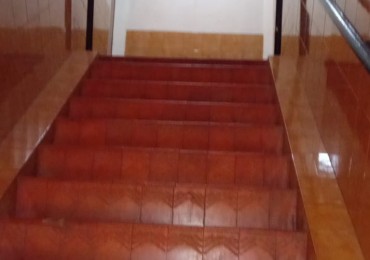 Martiniano Leguizamon 700. Duplex 3 ambientes al frente.