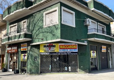 Avenida Emilio Castro 6900. Locales y vivienda.