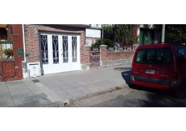 Cañada de Gomez 1000. Casa 3 ambientes.