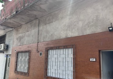 Chascomus 5200. PH 2 ambientes al frente con terraza.