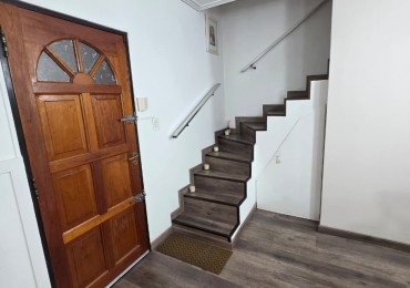 Ulrico Schmidl 6800. PH 3 ambientes en duplex.