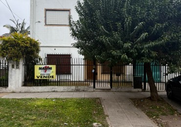 Rivera Indarte 2300. Casa multifamiliar